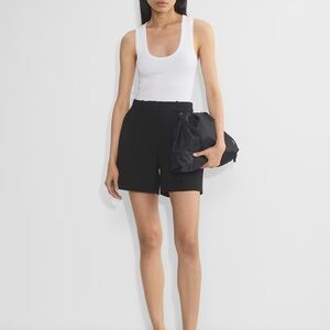 Babaton-Pleated Mid-thigh Short